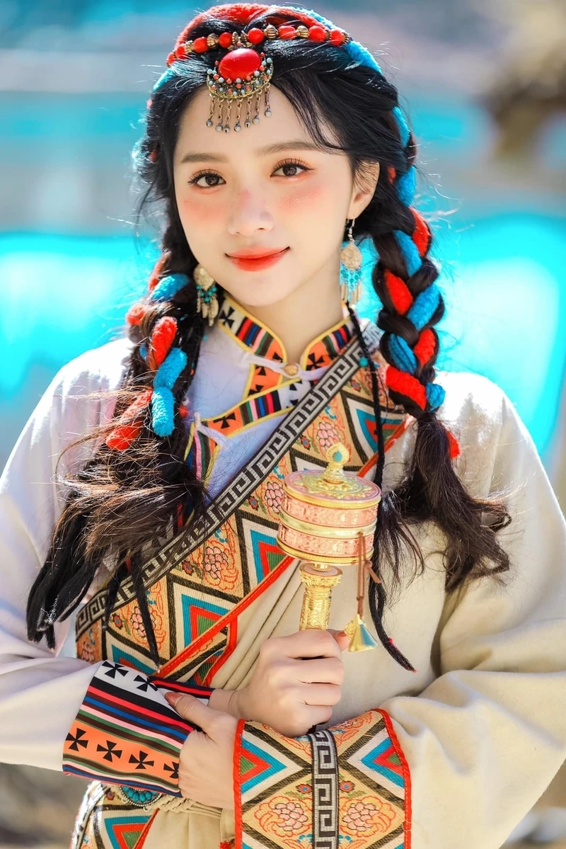 Hương Giang idol chuyển giới, hình mẫu truyền cảm hứng cho thế hệ trẻ