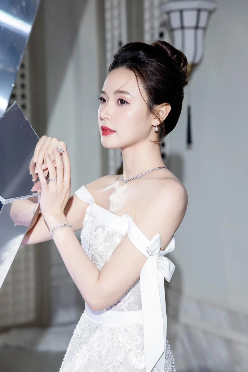 Midu có bầu là thông tin thu hút sự chú ý của nhiều người