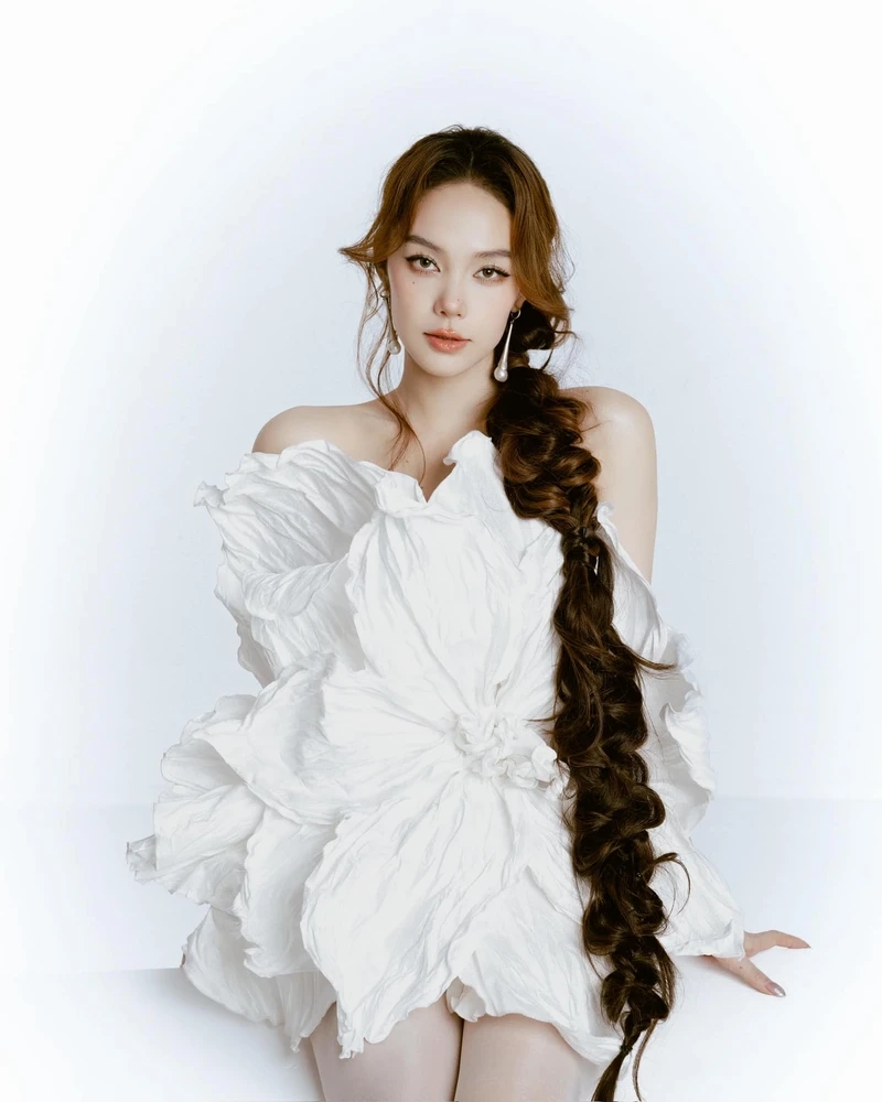 Minh Hằng làm đám cưới với sự tham gia của nhiều nghệ sĩ nổi tiếng