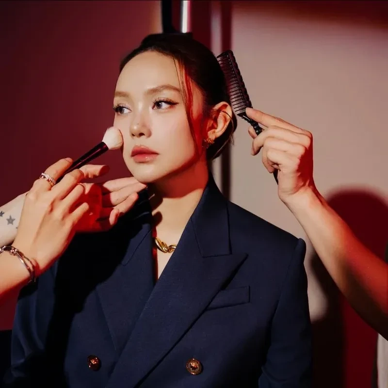 Gia đình Minh Hằng luôn là nguồn động lực giúp cô vươn lên trong sự nghiệp