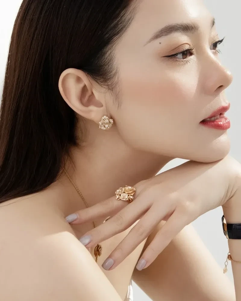 Minh Hằng lộ diện tại các sự kiện, thu hút sự chú ý của nhiều người