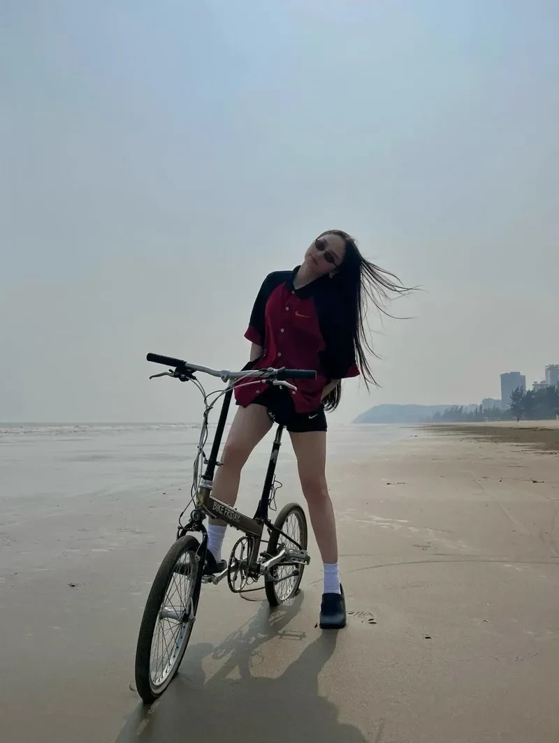 Anh bắt chia tay là bài hát về tình yêu và sự chia ly đầy cảm xúc