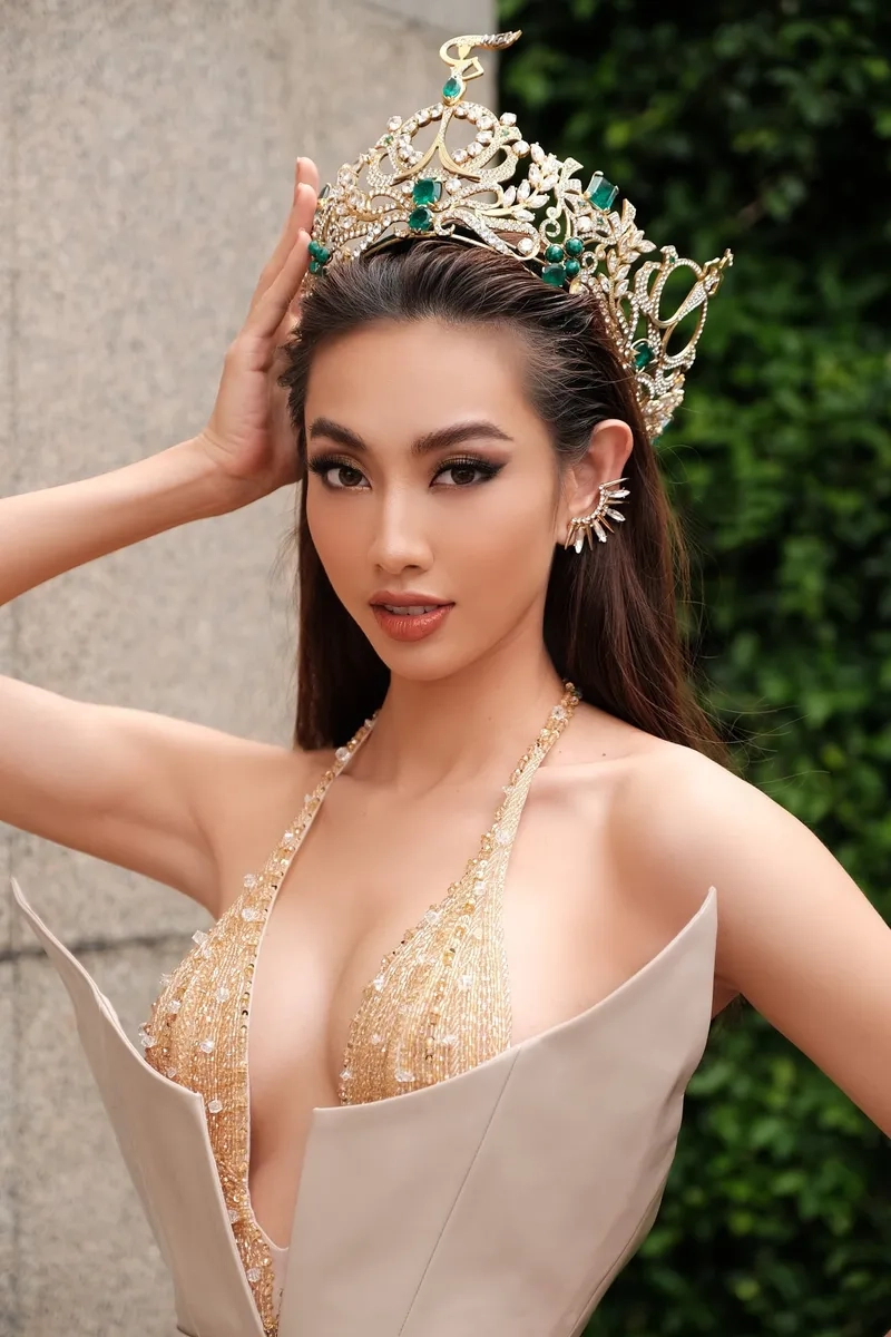 Nguyễn thúc thùy tiên hoa hậu hòa bình là niềm tự hào quốc gia