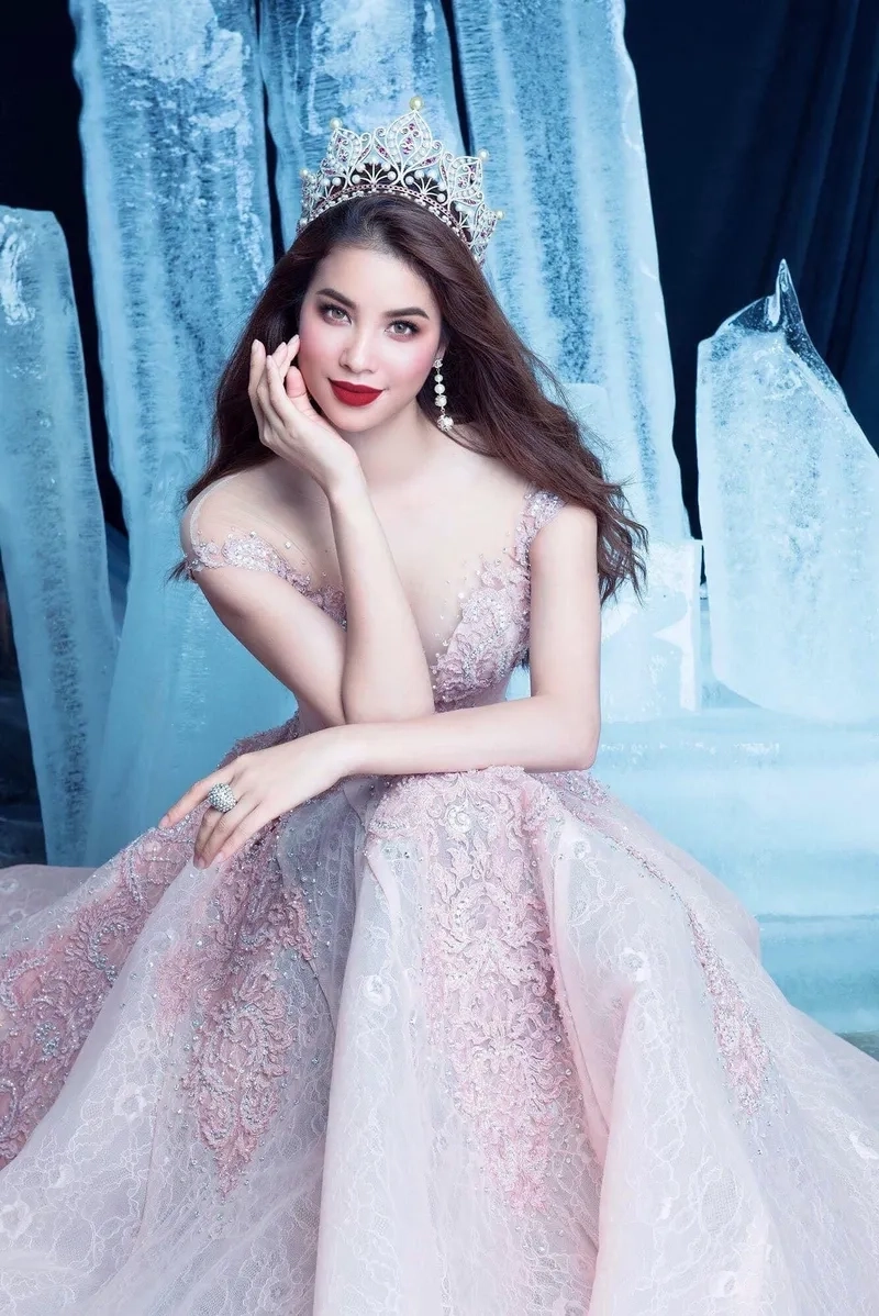Hoa hậu Phạm Huong gắn liền với những chiến thắng nổi bật