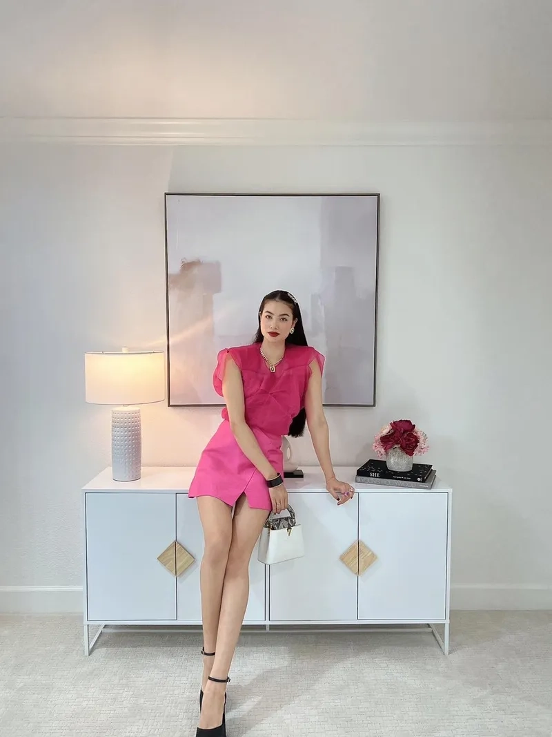 cHoa hâu Phạm Hương luôn thu hút mọi ánh nhìn trong các sự kiện