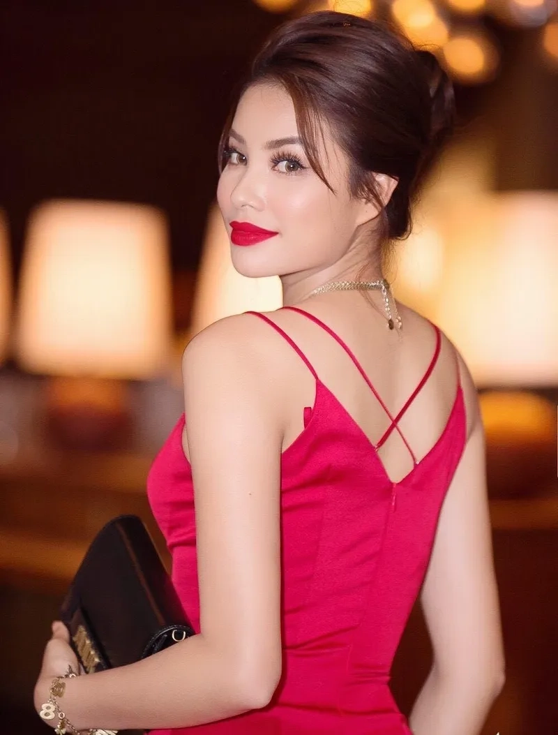 HH Phạm Hương mang đến những khoảnh khắc ấn tượng