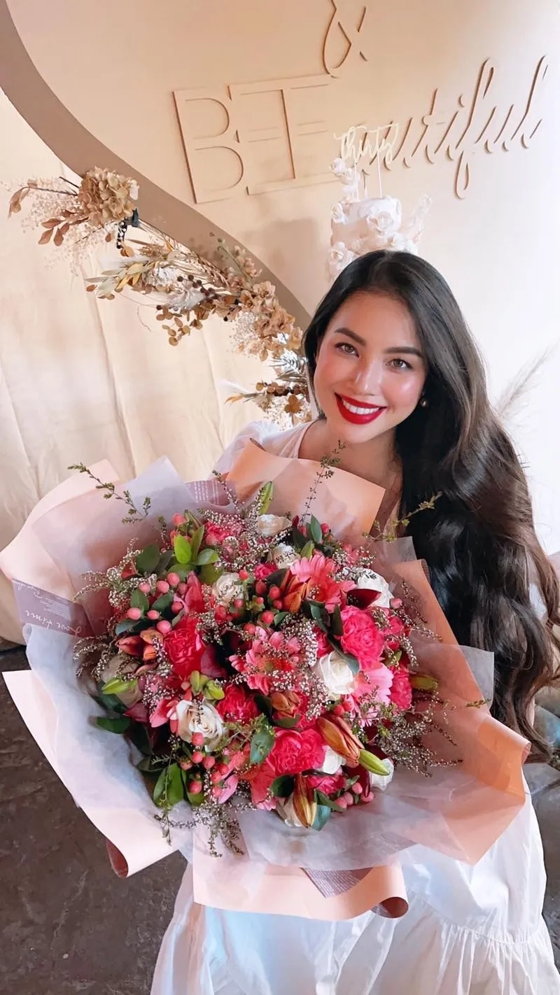 Vương miện của Phạm Hương là biểu tượng chiến thắng
