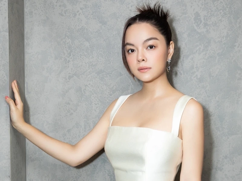 Phạm Quỳnh Anh album mới luôn là món quà tuyệt vời cho fan