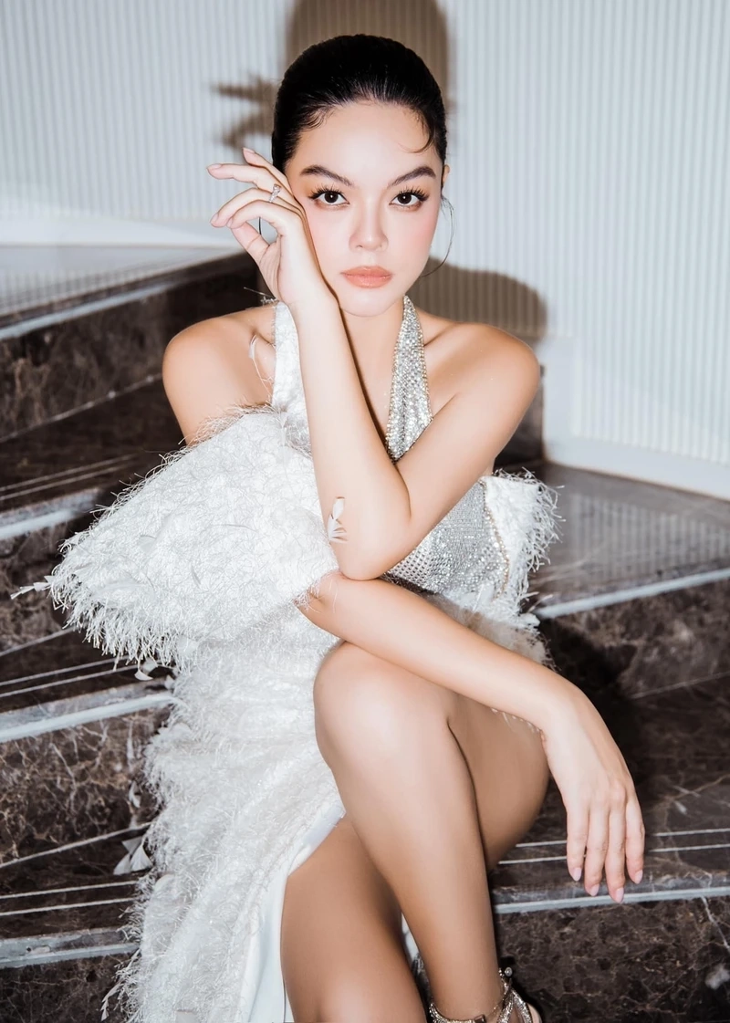 Nhạc Phạm Quỳnh Anh mang đến sự nhẹ nhàng và sâu lắng trong từng giai điệu