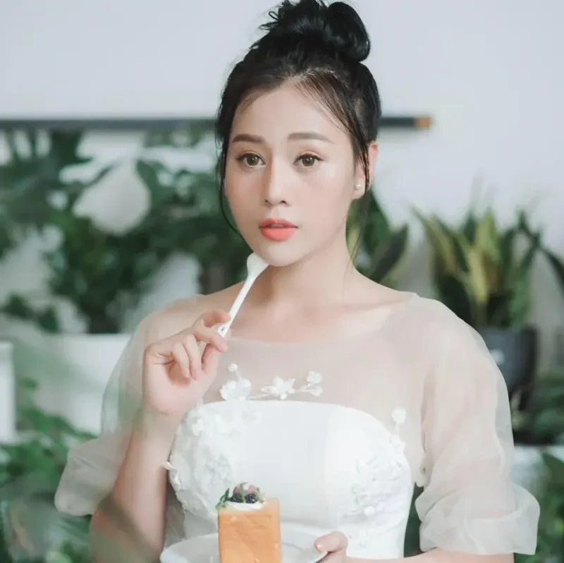 Phuong Oanh Shark Bình là cặp đôi được quan tâm