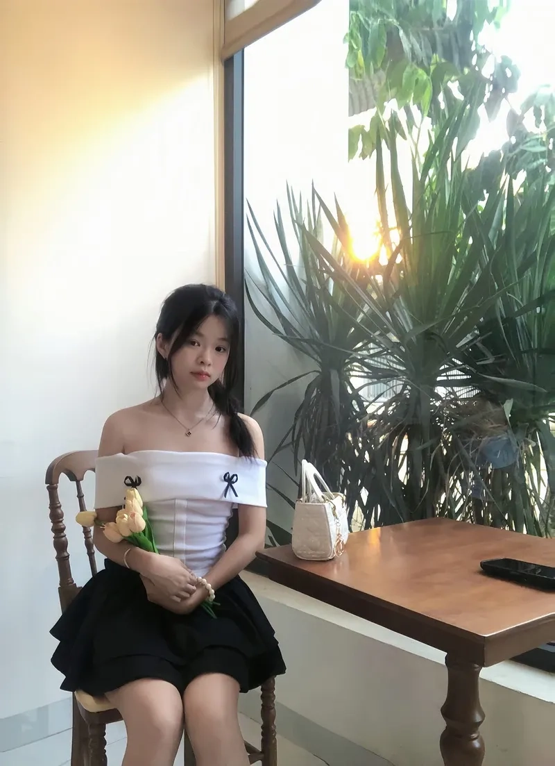 Tải hình nền gái đẹp dễ thương, đem đến không gian dễ chịu và vui tươi