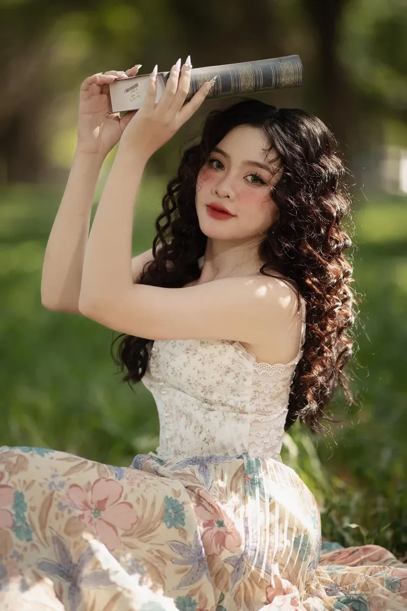 Ảnh gái đẹp làm hình nền máy tính, giúp bạn làm mới không gian làm việc