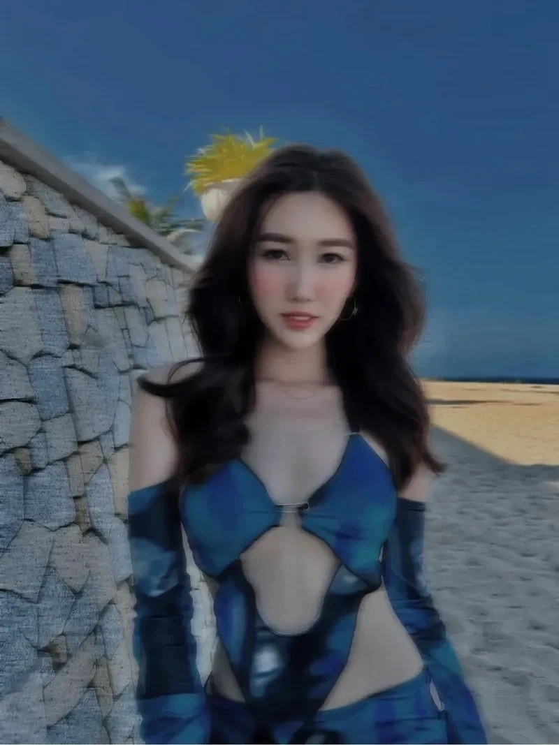 ảnh thúy ngân bikini chinh phục người nhìn bằng sắc vóc