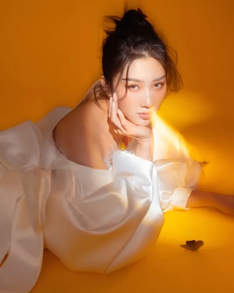 thúy ngân livestream chia sẻ cuộc sống với người hâm mộ