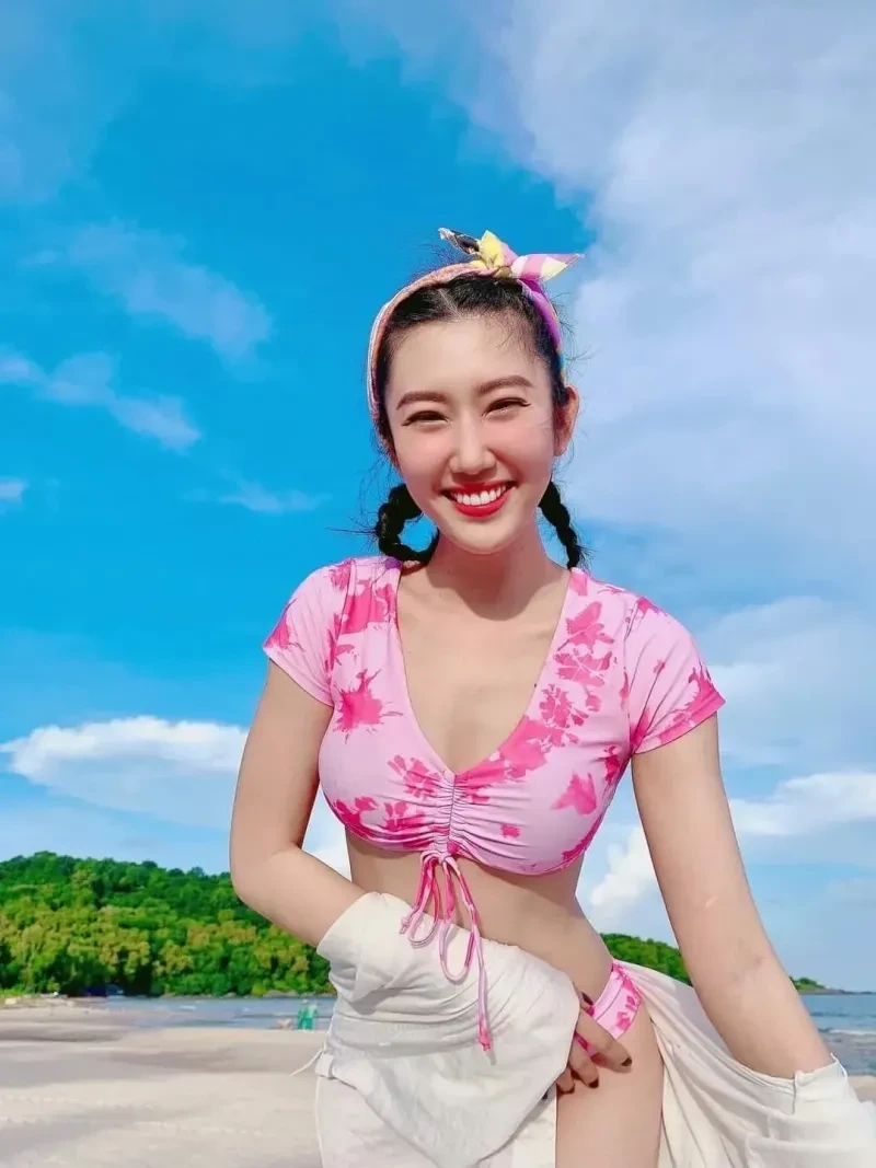 nhã phương thuý ngân hợp tác thành công trong các dự án nghệ thuật