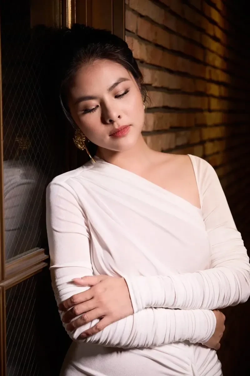 Vân Trang thương ngày nắng về thể hiện vai diễn đầy cảm xúc