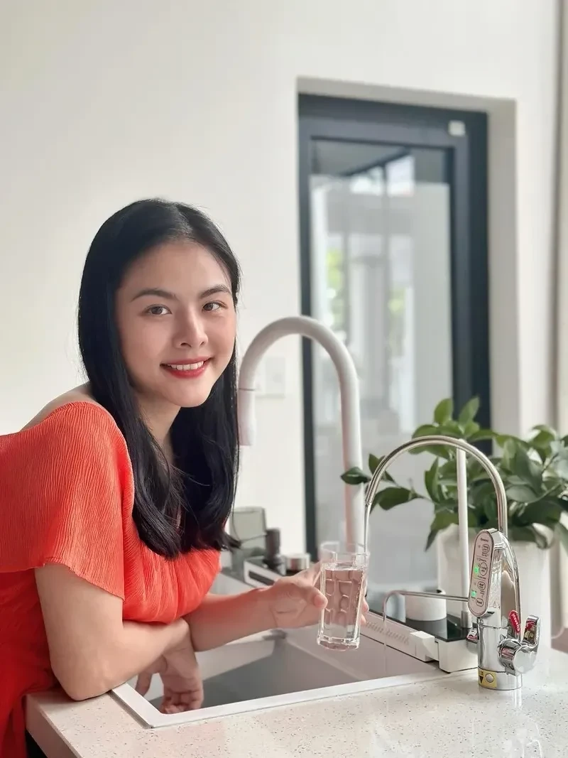 Vợ chồng diễn viên Vân Trang luôn đồng hành trong mọi hoạt động