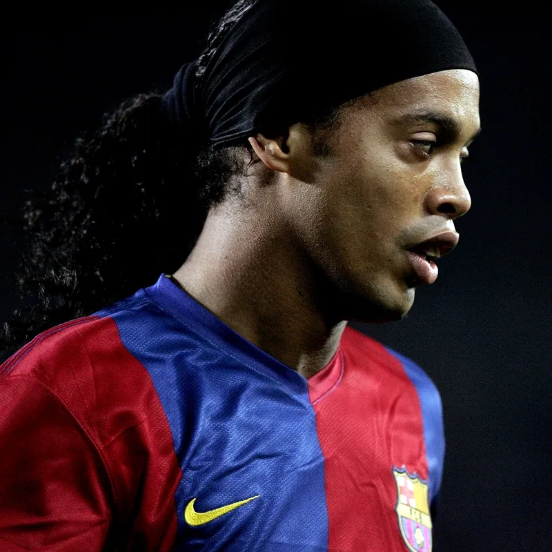 Hoài niệm với hình nền ronaldinho huyền thoại