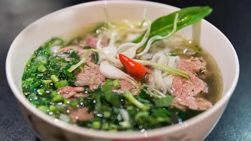 Cách nấu nước dùng phở bò chuẩn vị