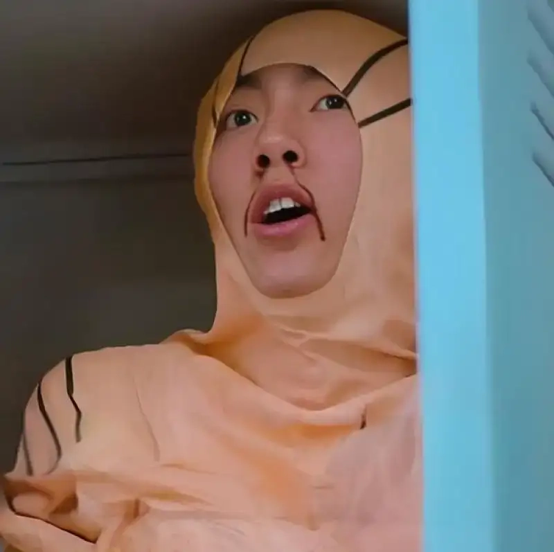 Khám phá meme xịt máu mũi bá đạo hôm nay