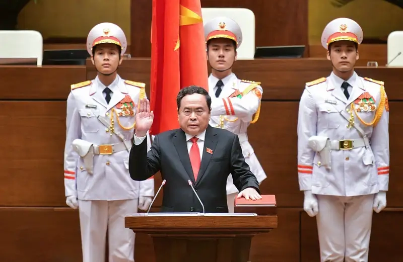 Con đường sự nghiệp chính trị đầy nỗ lực