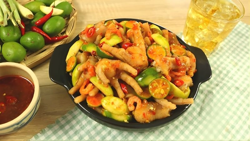 Hoàn thiện món chân gà sả tắc đẹp lung linh như ngoài tiệm 