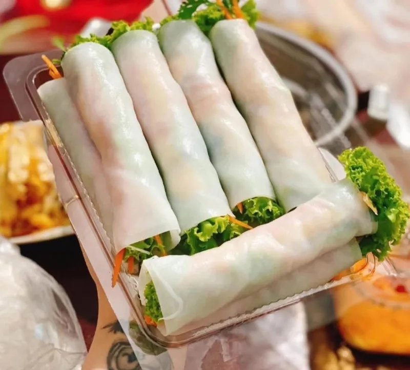 Chọn lá phở cuốn mỏng dai và sạch