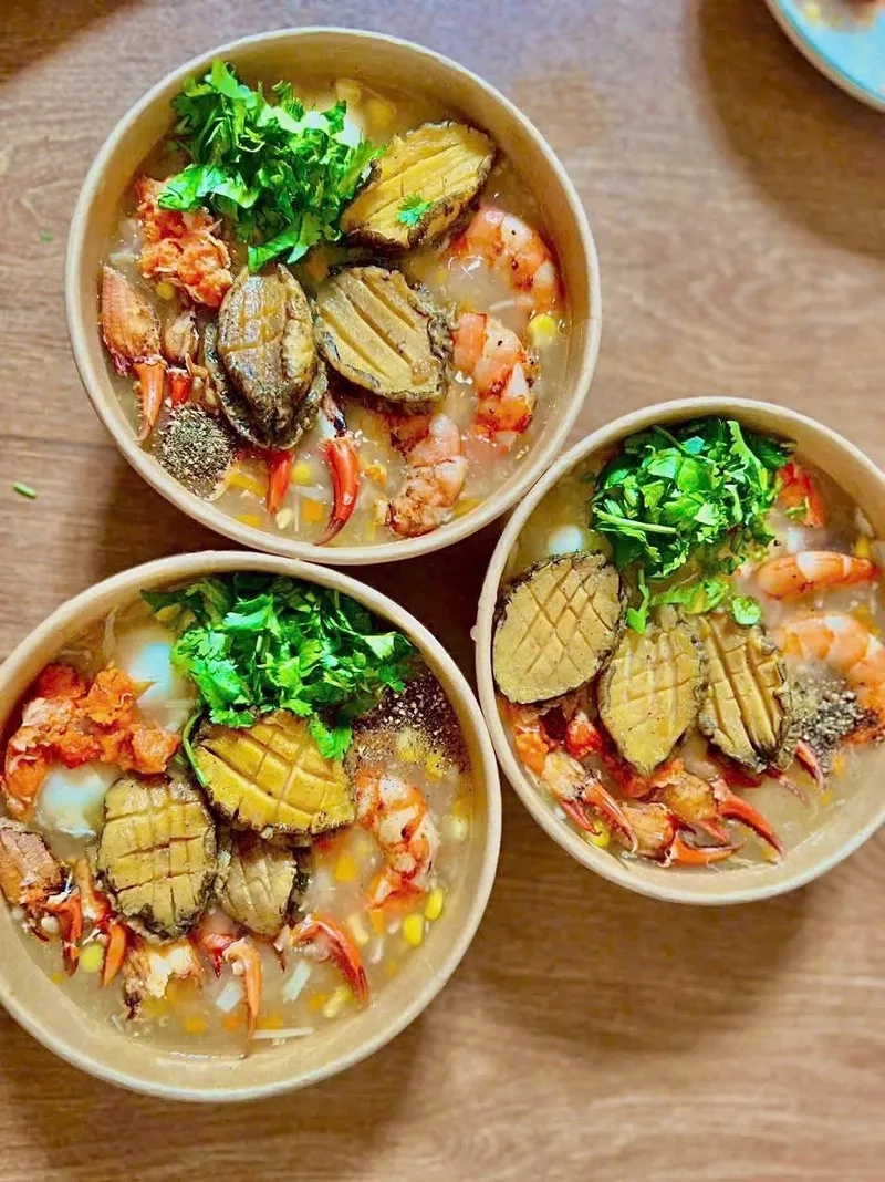 Món súp cua nấm tuyết giòn sần sật