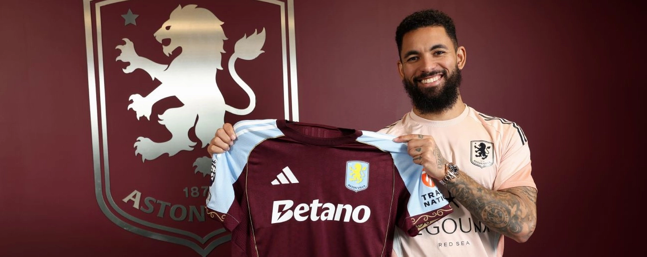 Douglas Luiz của Aston Villa trong buổi tập tại Bodymoor Heath