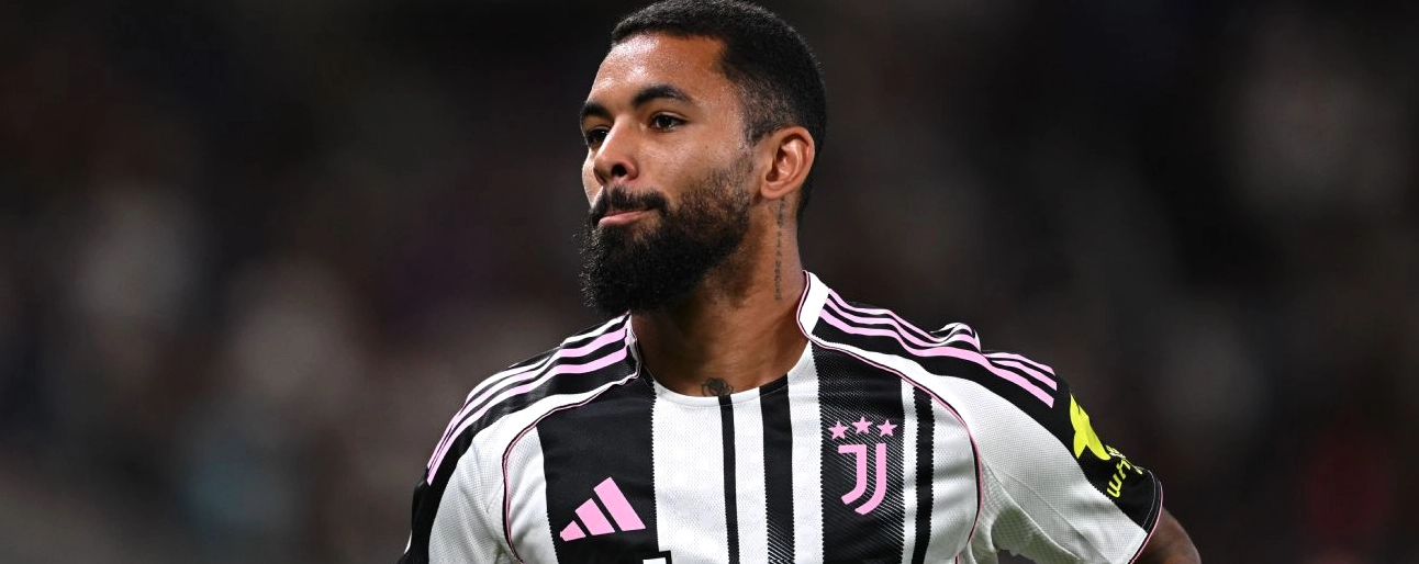 Douglas Luiz của Juventus trong trận giao hữu tiền mùa giải