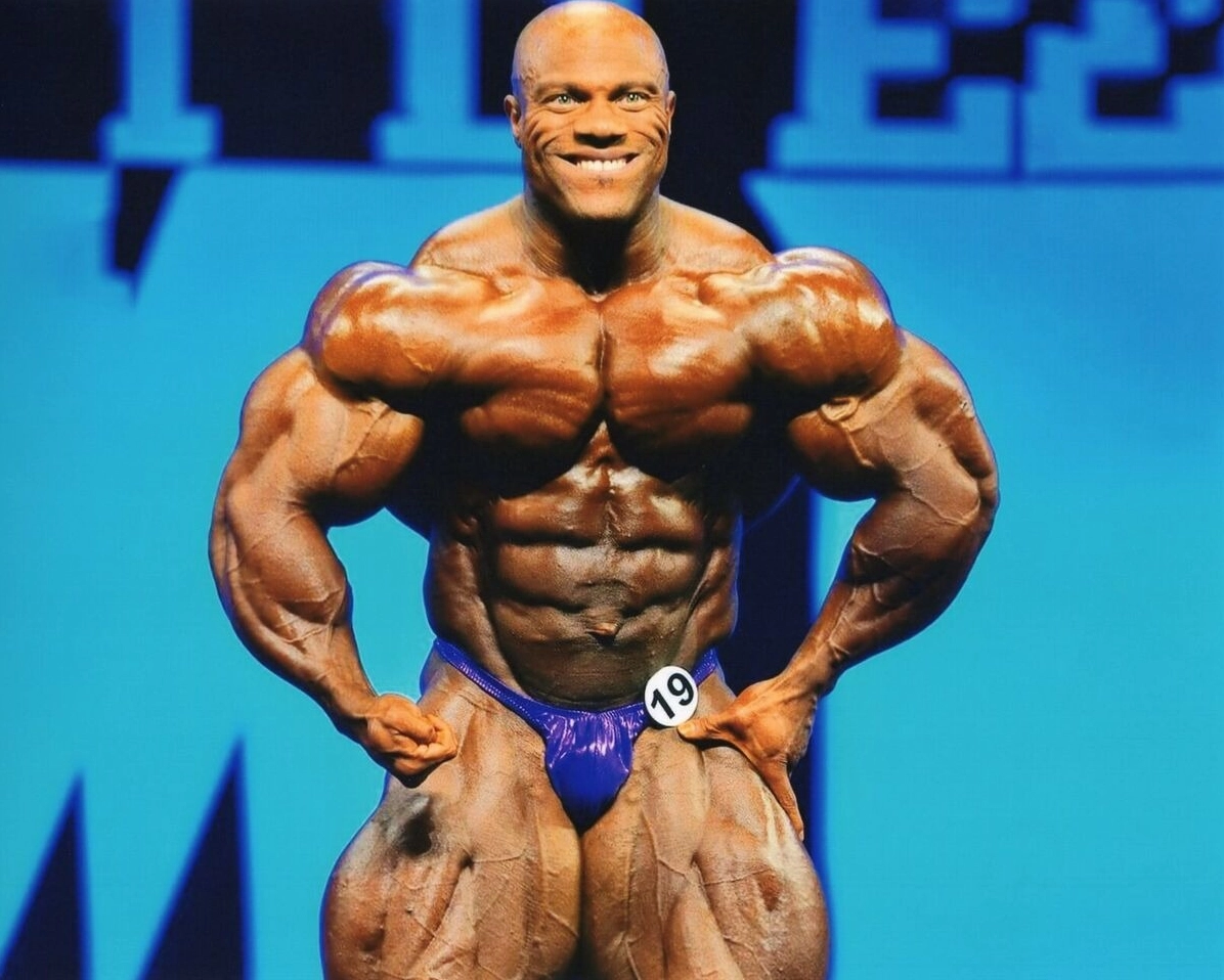 Phil Heath phô diễn sức mạnh cơ bắp Tiểu sử Phil Heath