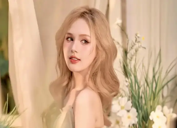 Xoài Non là ai? Hé lộ tiểu sử và sự nghiệp của hotgirl