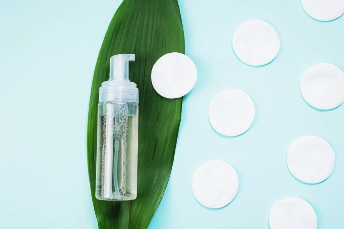 Toner Cho Da Dầu Mụn Nhạy Cảm: Hướng Dẫn Chọn Lựa Toàn Diện