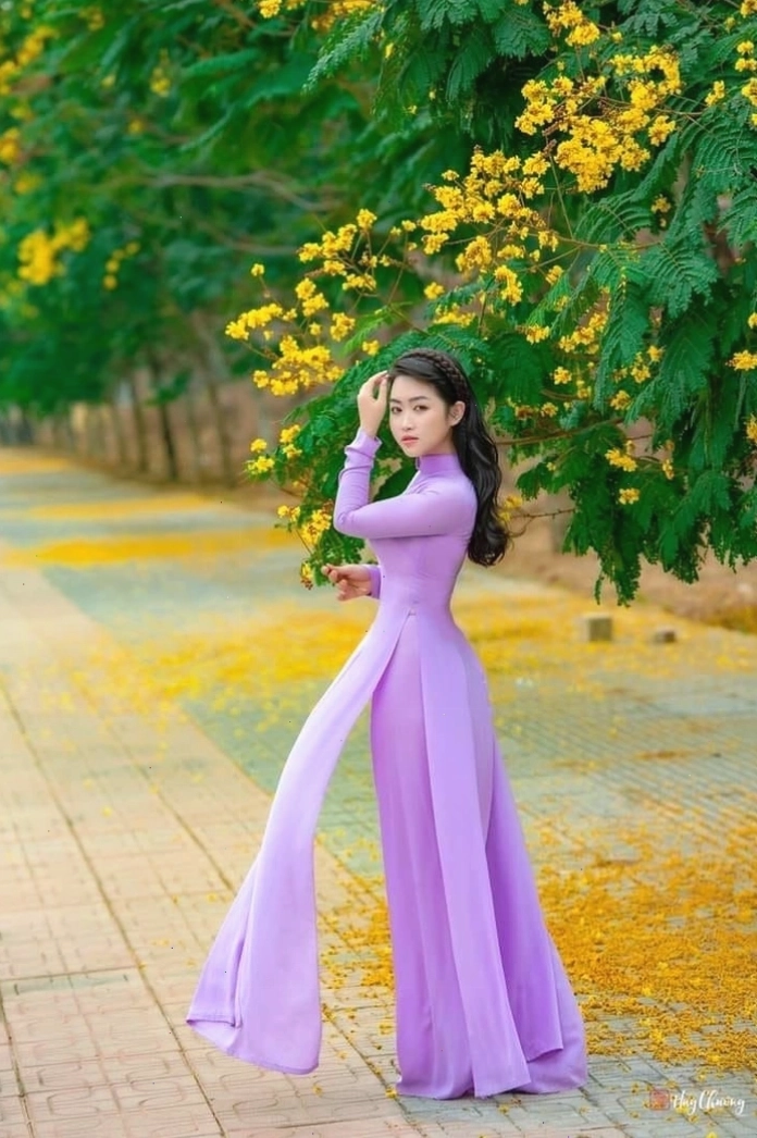 Ảnh gái xinh mặc áo dài đẹp tự nhiên
