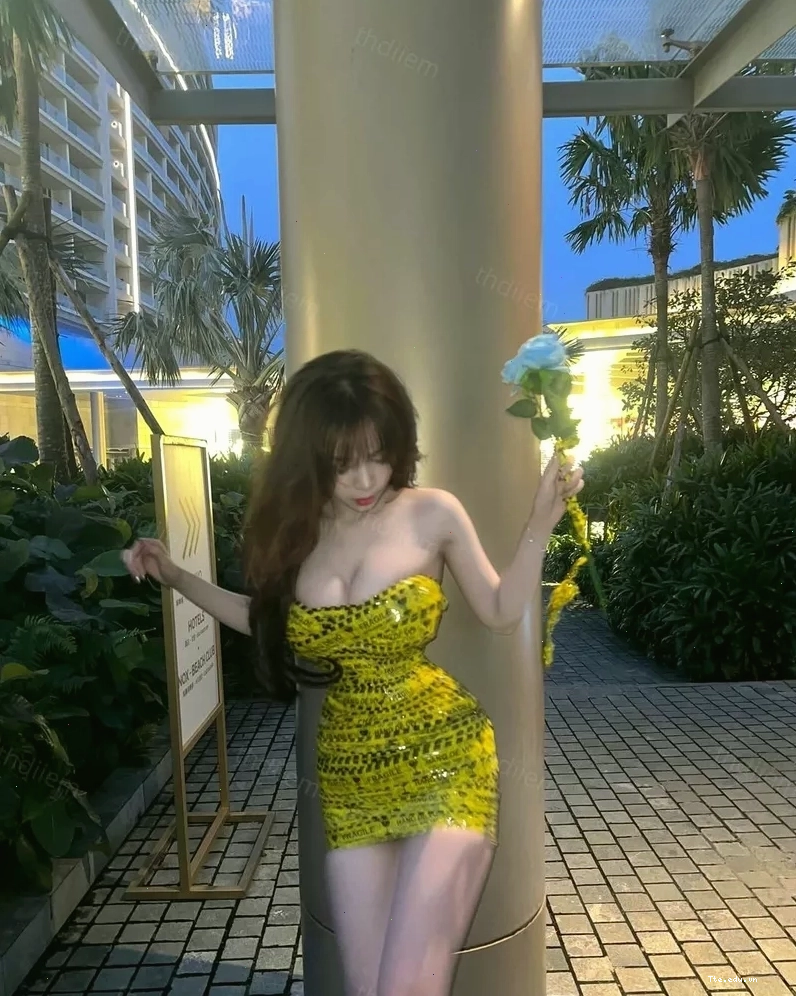 Ảnh gái xinh múp mang vibe dễ thương, tích cực