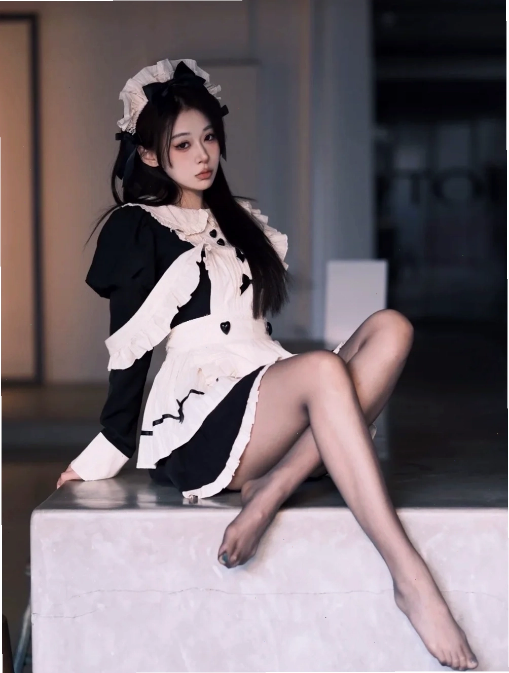 Ảnh hầu gái cosplay ngọt ngào với phụ kiện dễ thương