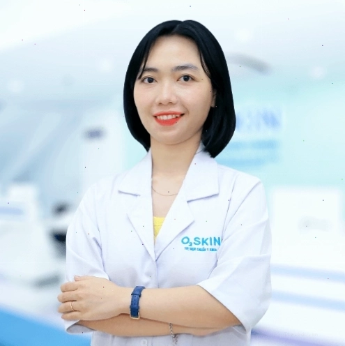Bác sĩ da liễu tư vấn về chăm sóc da mụn