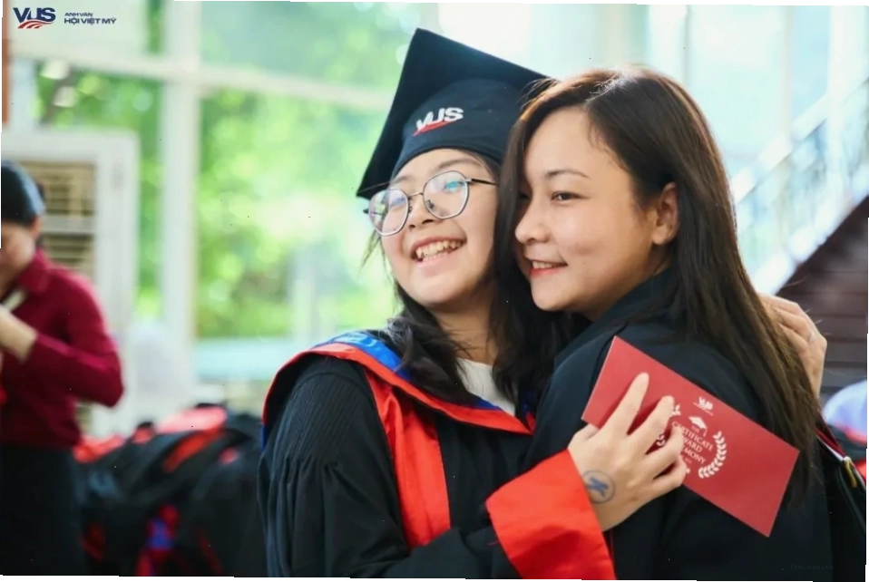 Bảng động từ bất quy tắc lớp 7 và bài tập chi tiết kèm đáp án