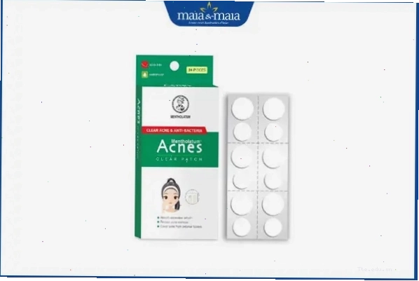 Cận cảnh miếng dán mụn Acnes Clear Patch trên da