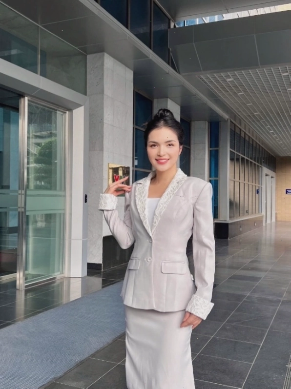 Chị gái của Hòa Minzy, Nguyễn Thị Hằng, sở hữu ngoại hình xinh đẹp và tài năng