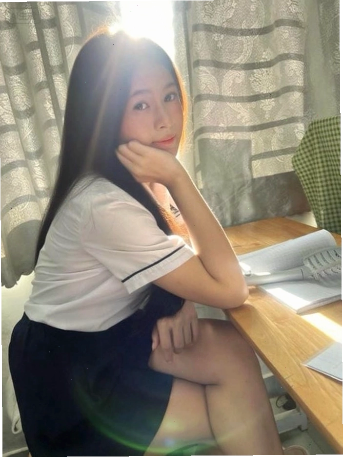 Cô gái K9 với mái tóc dài và gương mặt dễ thương
