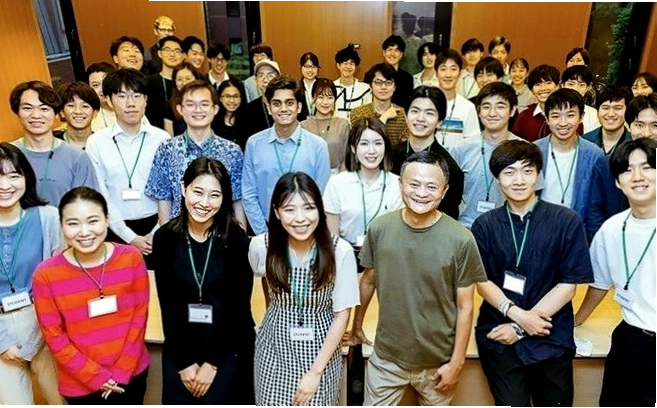 Cuộc đời thăng trầm của tỷ phú Jack Ma