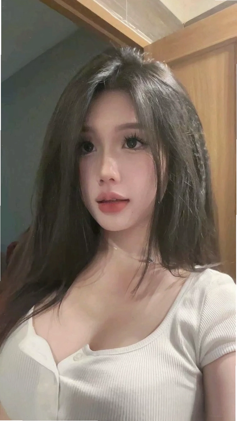 Gái xinh múp dáng đầy đặn nhìn rất có sức hút