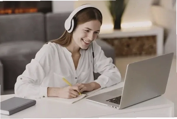 Hình ảnh minh họa quá trình tự đánh giá và nhận phản hồi