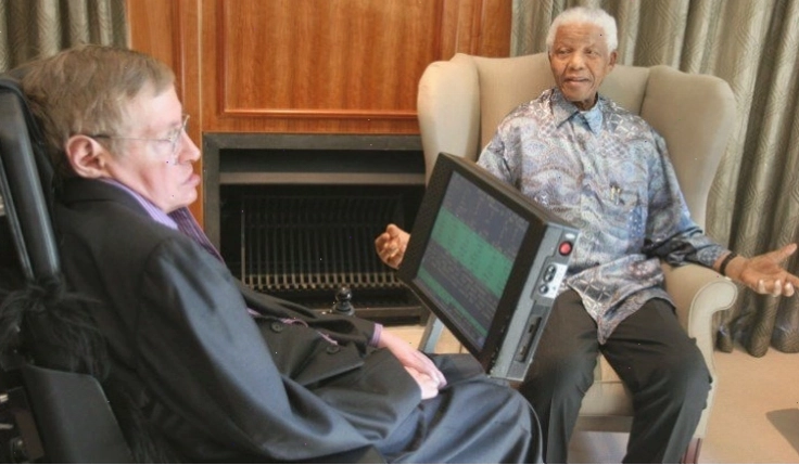 Hình ảnh Stephen Hawking trong khoảnh khắc suy tư