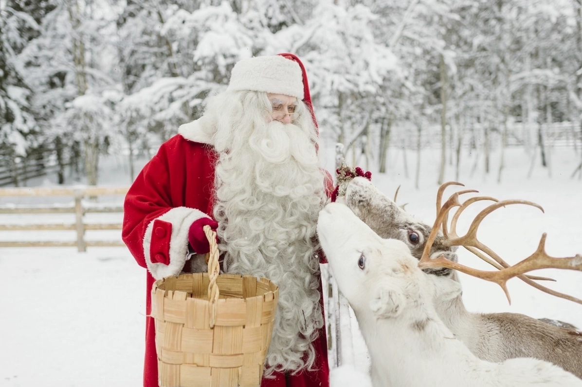 Hình ảnh Thánh Nicolas, nguyên mẫu của ông già Noel với bộ râu trắng
