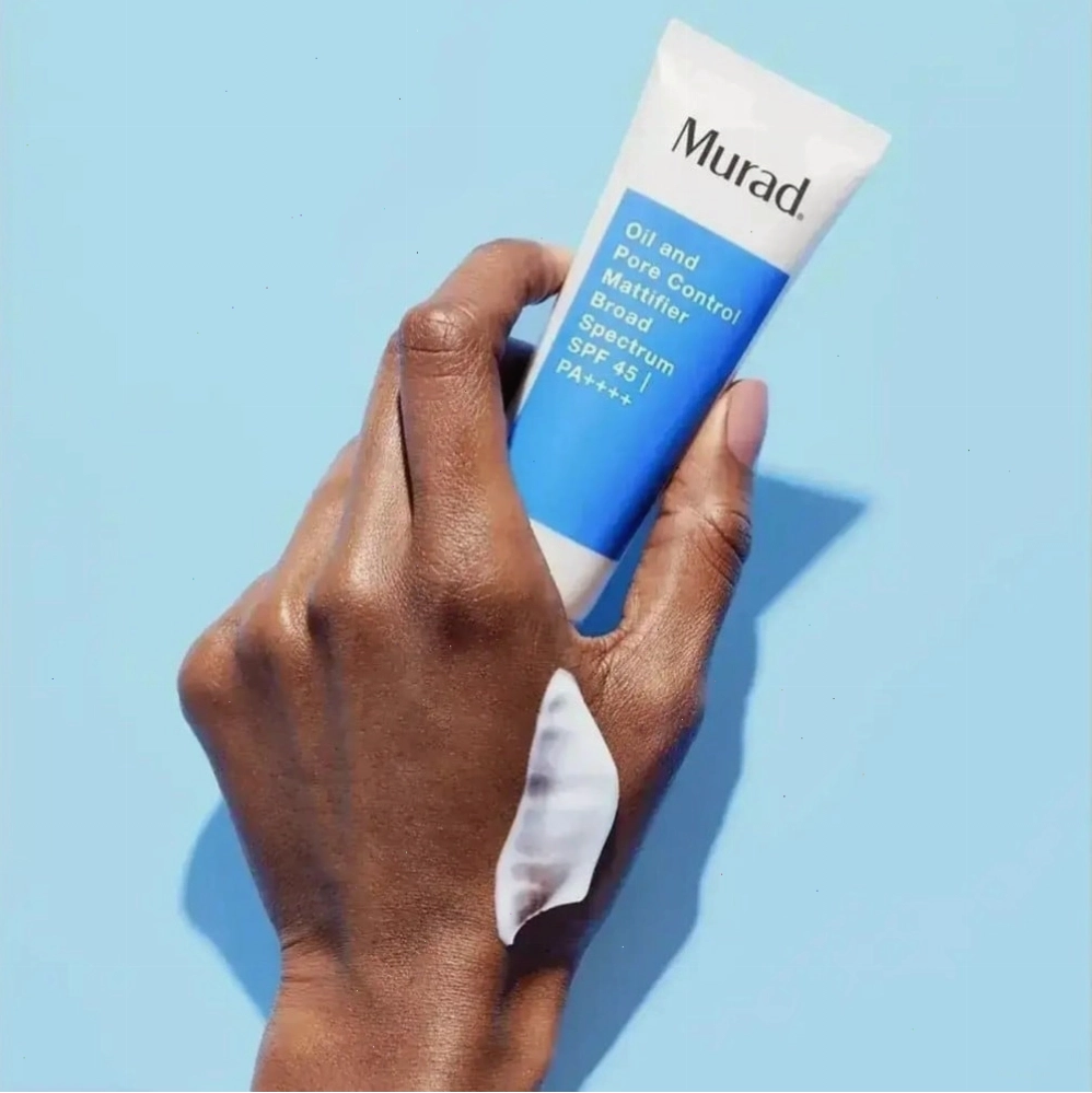Kem chống nắng Murad Oil And Pore Control Mattifier Broad Spectrum SPF45 giúp kiểm soát dầu