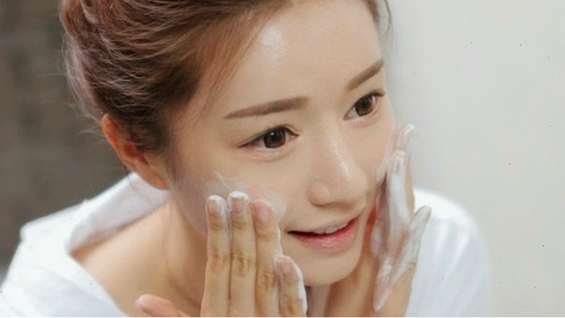 Kem tẩy tế bào chết da mặt cho da dầu mụn Paula