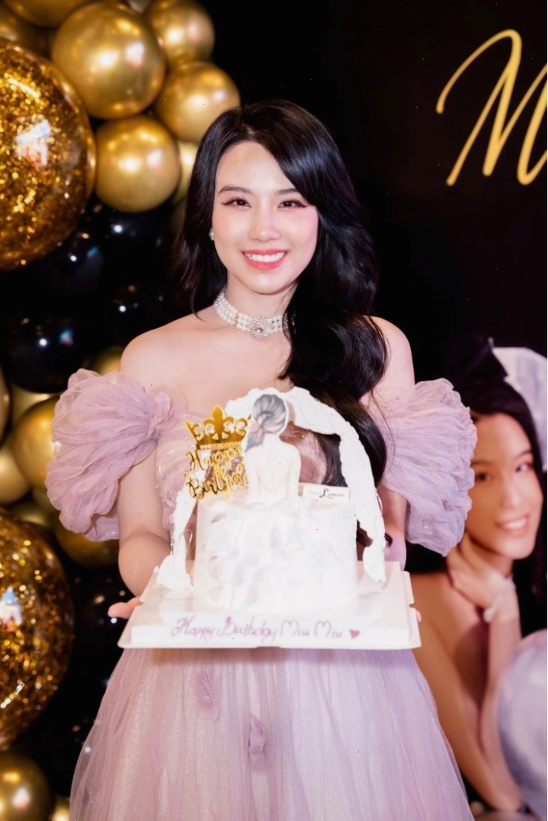 Linh Miu trong một sự kiện cá nhân, khoe nhan sắc tuổi 30