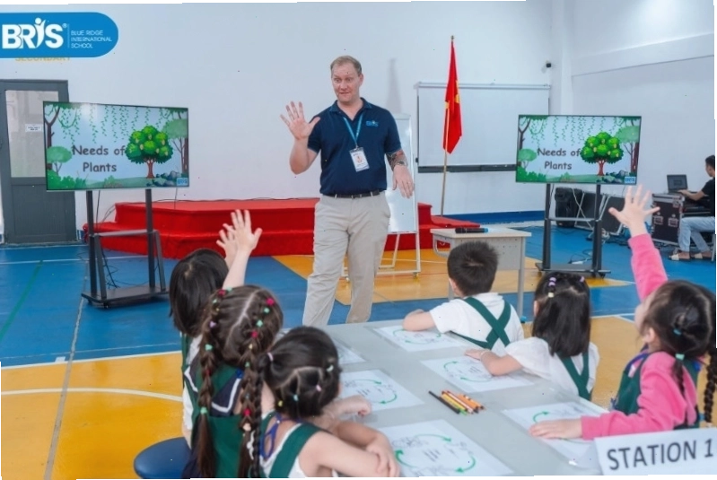 Lợi ích vượt trội của việc học tiếng Anh sớm, nhưng cần tránh những tác hại không đáng có